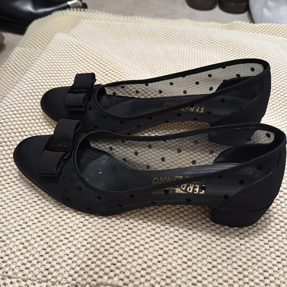 Ferragamo vara pump black with bow accent - Picture 4 of 4